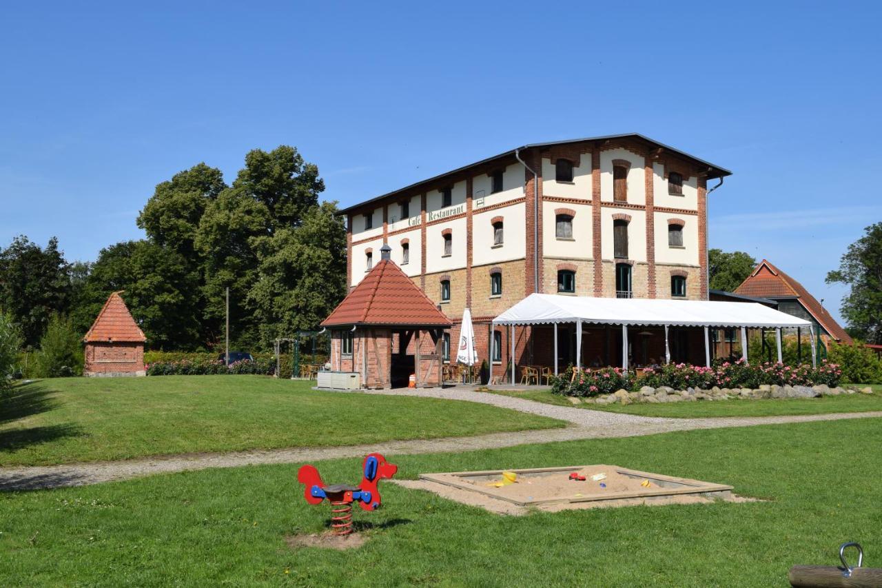 Ferienanlage Gutshaus Gramkow Exterior photo